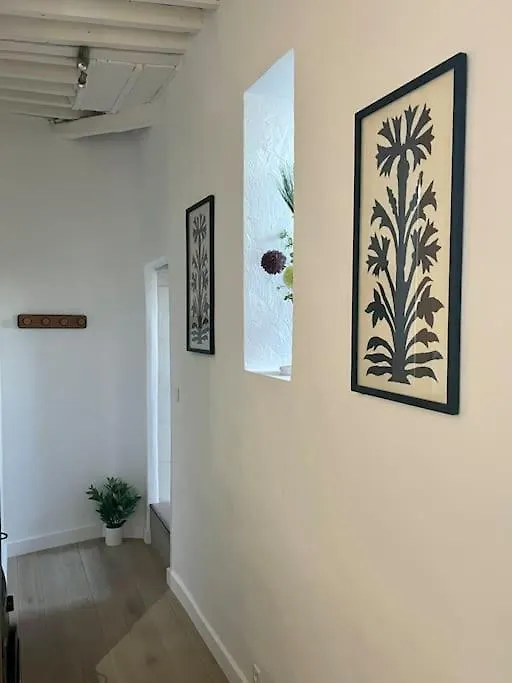 Appartement Renove De Caractere/ Parking Prive Saint-Remy-de-Provence 0*,  France