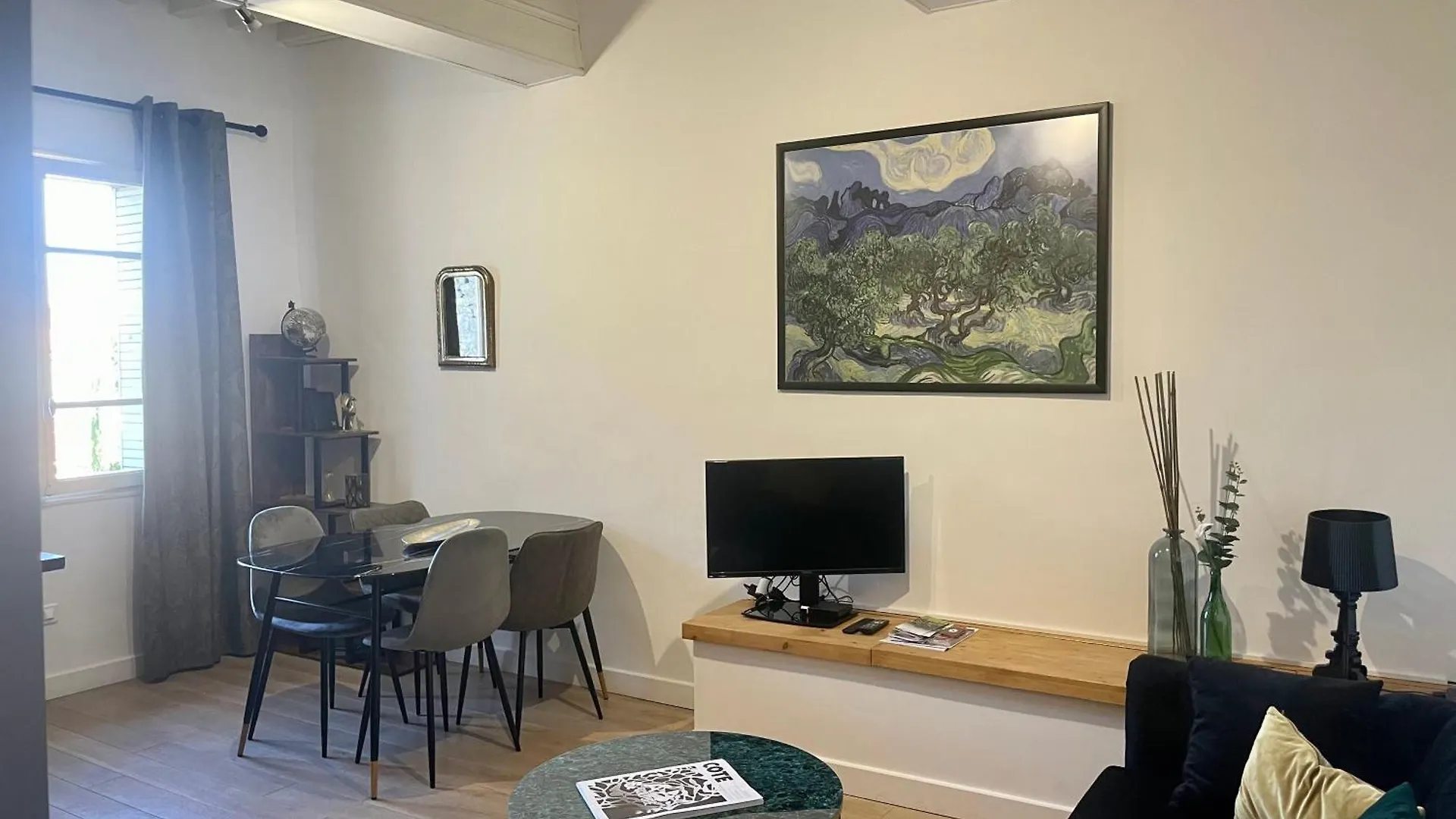 Appartement Renove De Caractere/ Parking Prive Saint-Remy-de-Provence