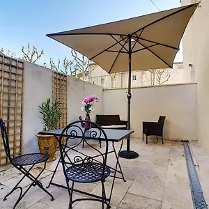  Apartment Avec Terrasse En Centre De Remy De Provence